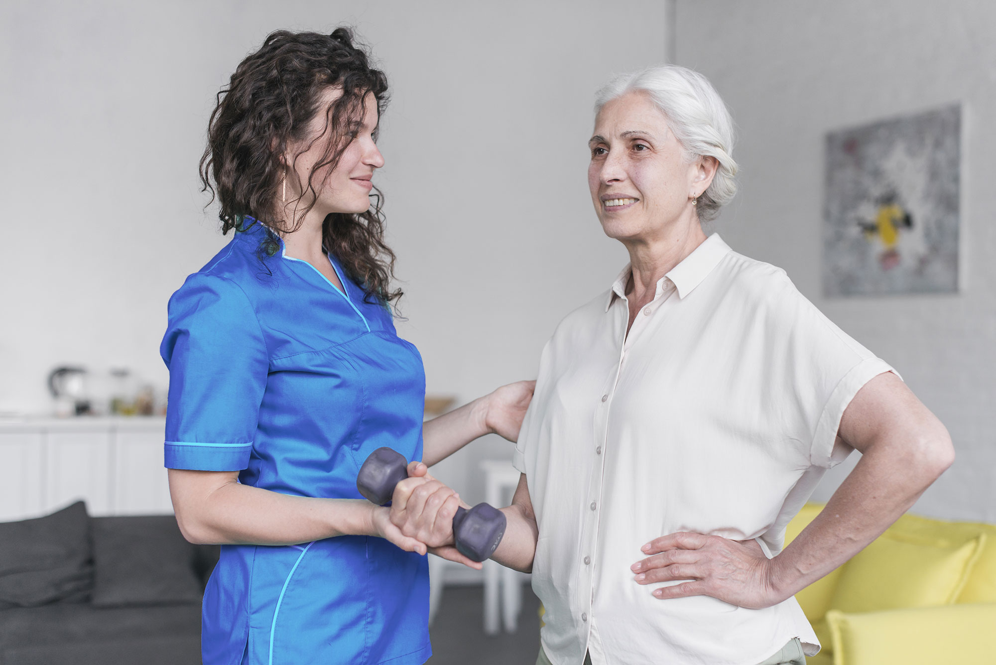 Exercise de musculation pour une personne agée avec une soignante